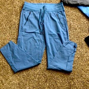 Athleta Trekkie north light blue size 8 Like New